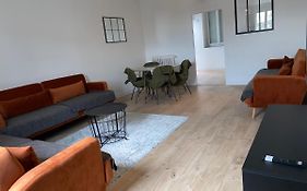 Propre Spacieux Renove Pratique Proche Centre